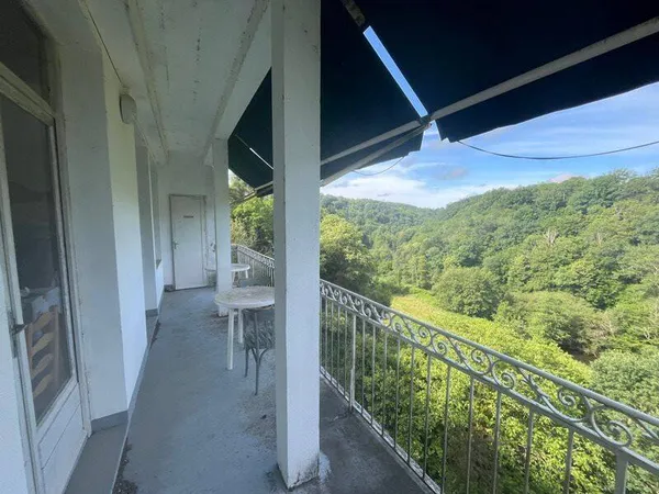 Maison 9 pièces 240 m²