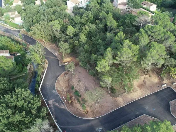 Terrain 1000 m²