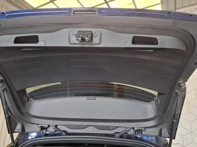 Renault Megane e-tech ev60 220 ch super charge — photo 27