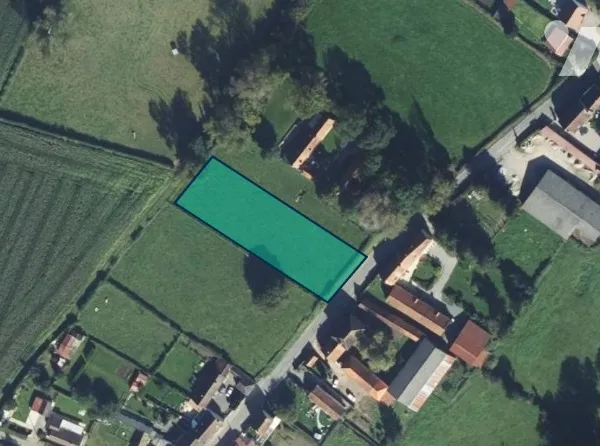 Terrain 2427 m²