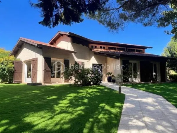 Maison 6 pièces 180 m²