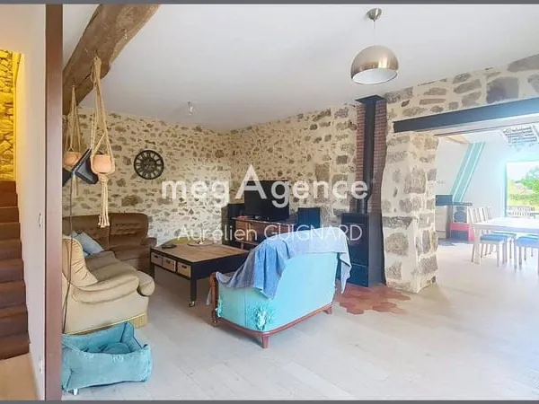 Maison 10 pièces 161 m²
