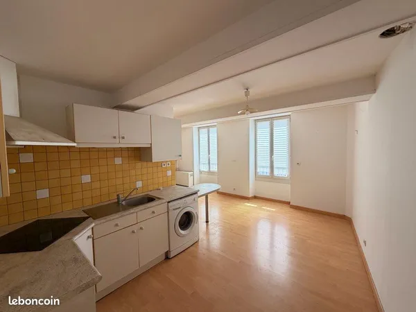 Appartement climatisé 2 pièces centre-ville Dieulefit