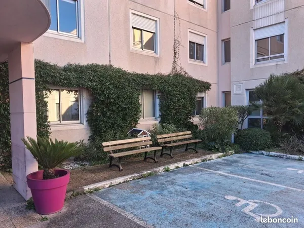 Commerce 46 m²