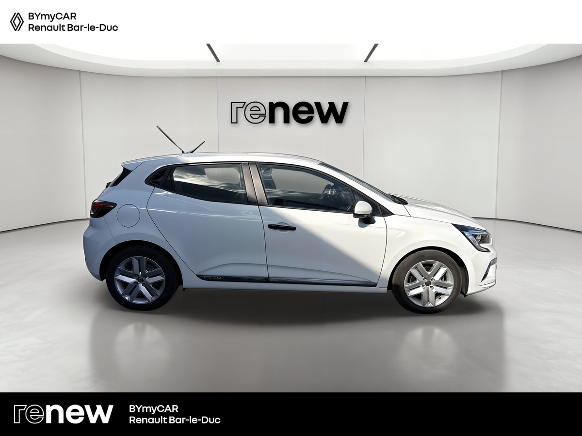 Renault Clio E-Tech 140 - 21 — photo 6