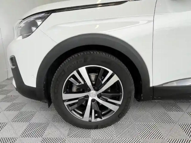 Peugeot 3008 1.2 puretech 130ch e6.c allure s&amp;s — photo 5