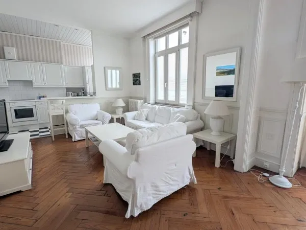 Appartement dernier étage avec cachet, 2 chambres, proche métro et Parc Barbieux