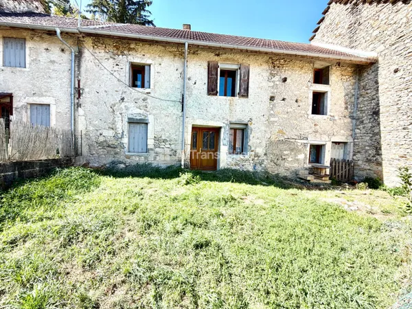Maison de village a finir de renover !