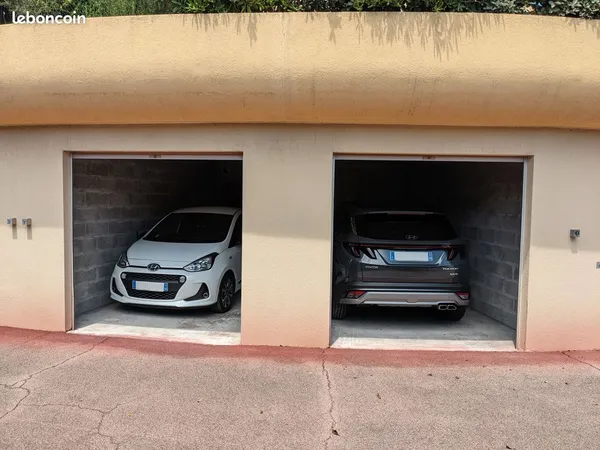GARAGE DOUBLE à La Napoule