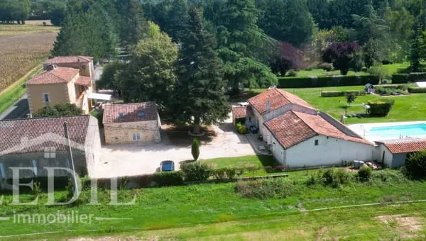 Propriété 3 habitations en pierres-piscine-grange