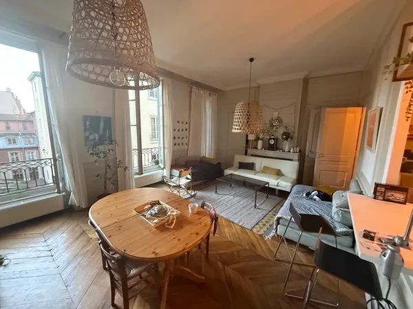 Loue chambre en colocation dans appartement