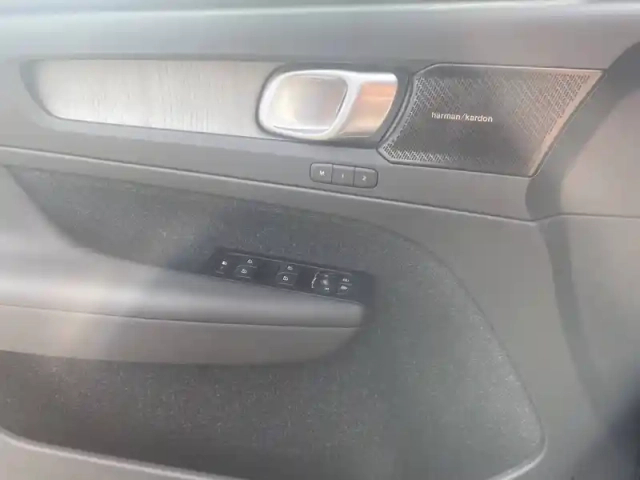 Volvo Xc40 t4 recharge 129+82 ch dct7 — photo 53