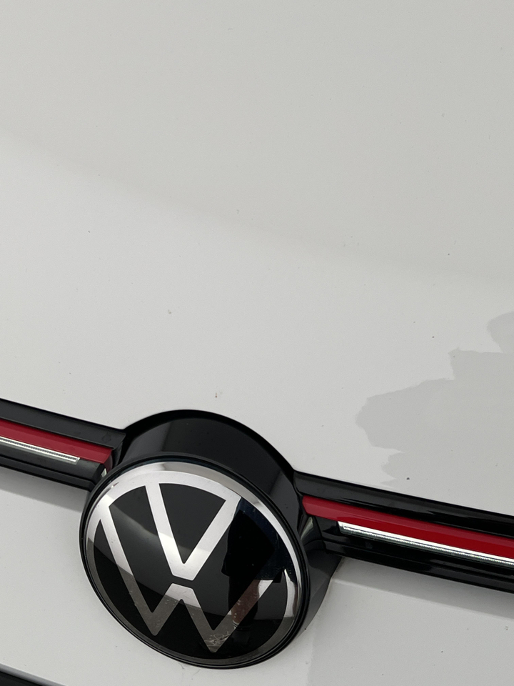 Volkswagen Golf 8 — photo 44