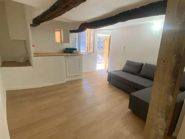Studio 22m2 meuble centre ville rdc