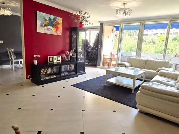 Appartement St Julien. 6/7 pièces. 137m2