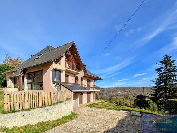 Maison 8 pièces - 260m2
