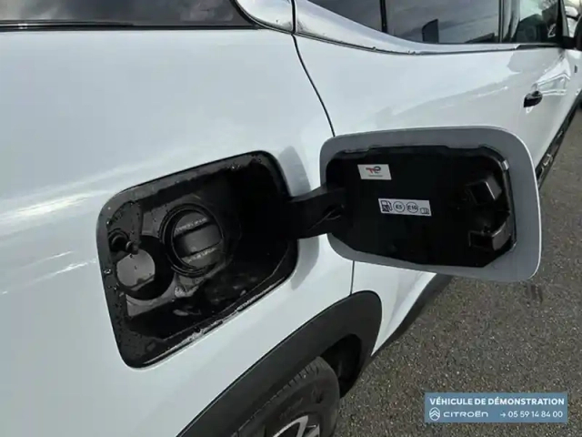 Citroën C5 Aircross hybride rechargeable 225 e-eat8 — photo 33