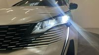 Peugeot 3008 HYBRID 225ch Allure Pack e-EAT8 — photo 17