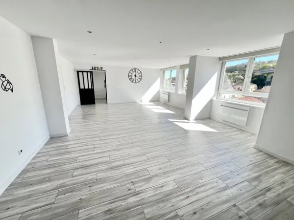 Bel appartement de 127m2 lumineux sans vis à vis