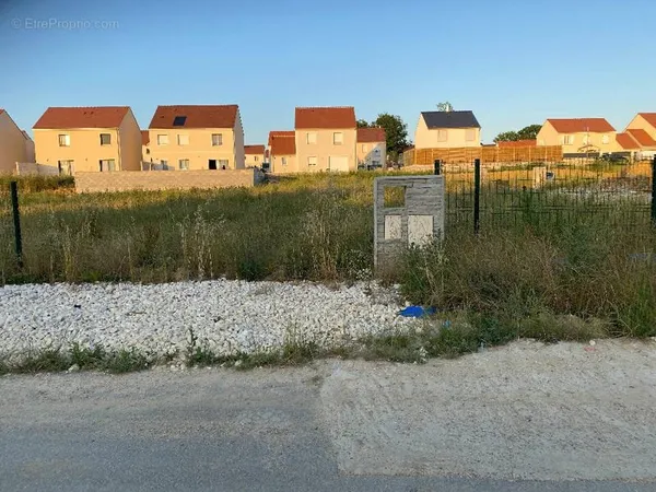 Terrain 326 m²