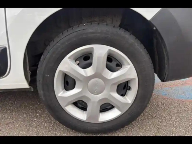 Dacia Dokker 1.5 blue dci 75ch essentiel — photo 13