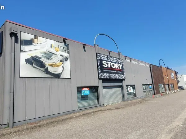 Local commercial 1425 m² BARENTIN