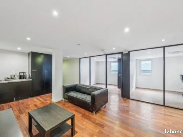 Bureau 140 m²