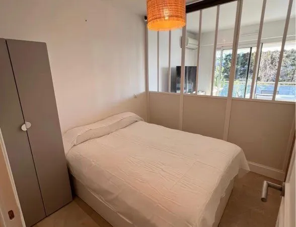 Cannes - rare à la location : 2 pièces avec terrasse, piscine et parking