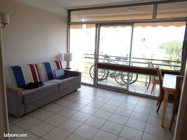 Studio confortable et lumineux à 50m de la plage et du port