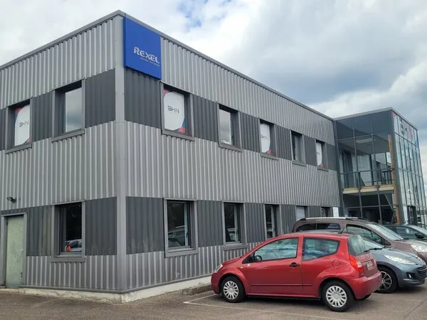 Local professionnel 84 m²