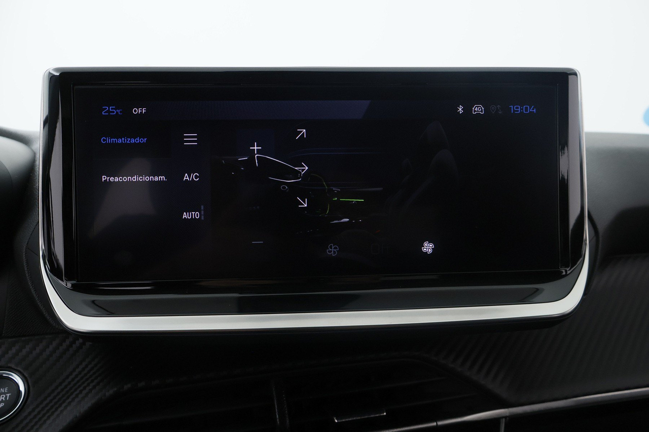 Peugeot 208 — photo 26
