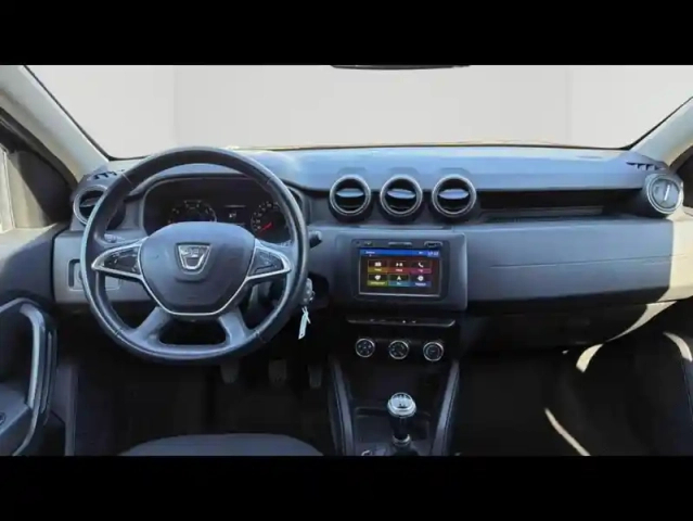 Dacia Duster 1.0 tce 100ch confort 4x2 suréquipé — photo 9