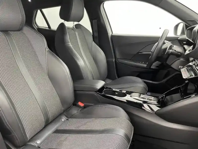 Peugeot 2008 puretech 130 s&amp;s eat8 — photo 142