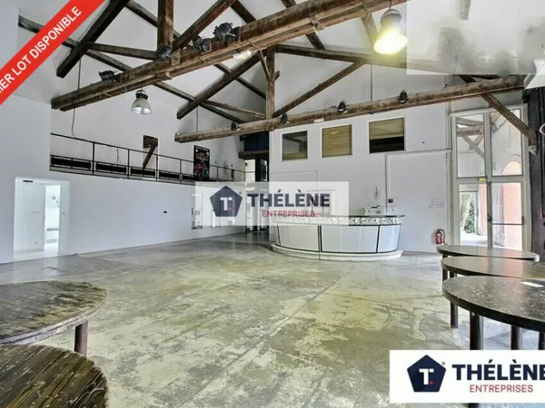 Local commercial 550 m²