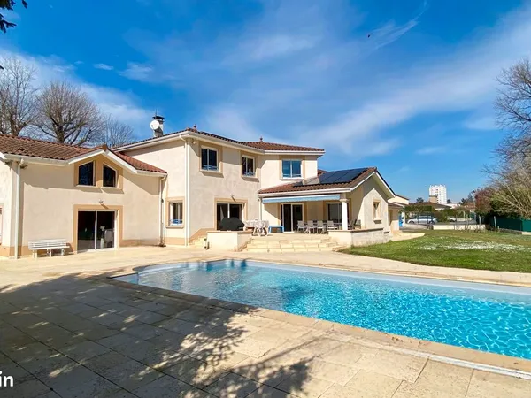Chambre dans villa avec Piscine