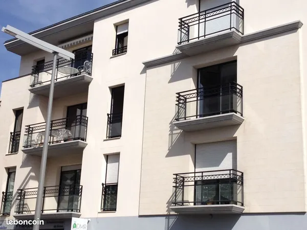 Appartement T2 45 m² avec balcon, parking fermé et faibles charges - Centre-ville La Roche-sur-Yon