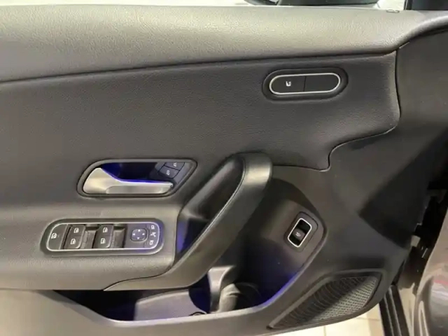 Mercedes Classe A 200 berline business line — photo 15
