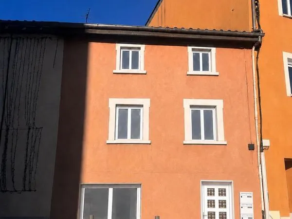 Duplex T3 - Centre de Chaponost - Commerces et services