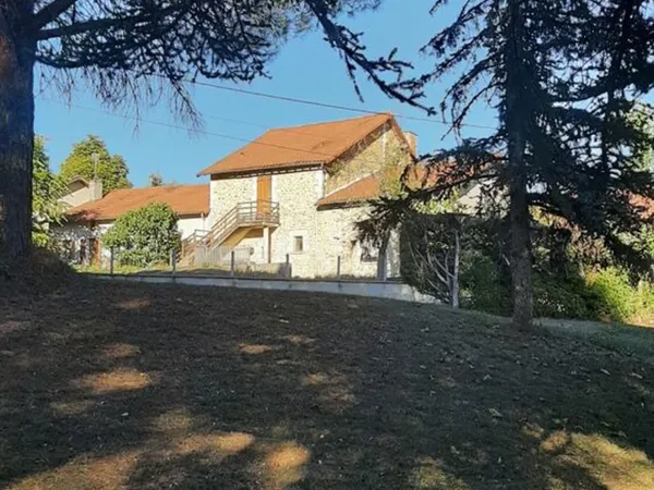 Beau logement dans maison de caractère avec belle vue