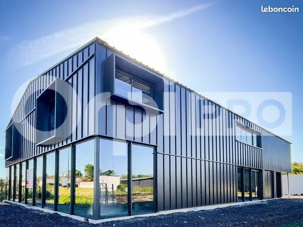 Local commercial 630 m²