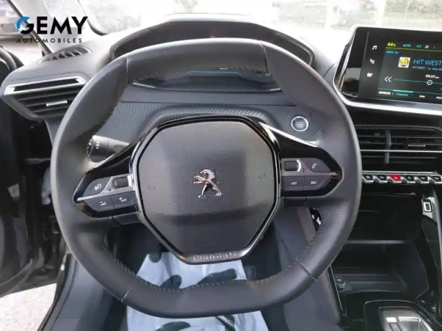 Peugeot 208 electrique 50 kwh 136ch — photo 15