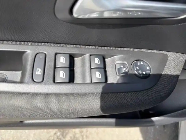Peugeot 208 electrique 50 kwh 136 — photo 15