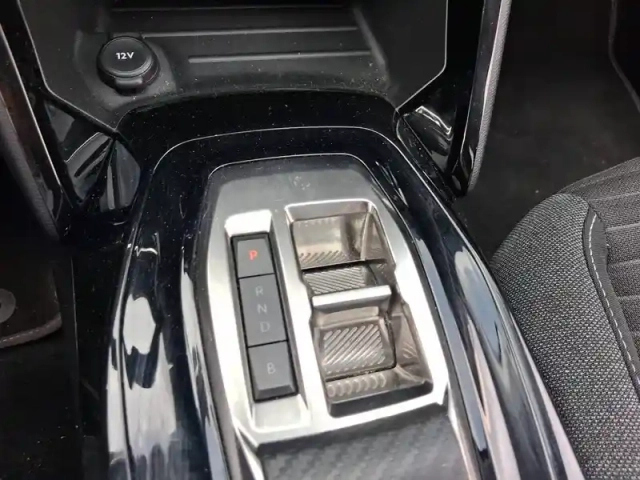 Peugeot 208 electrique 50 kwh 136ch — photo 13