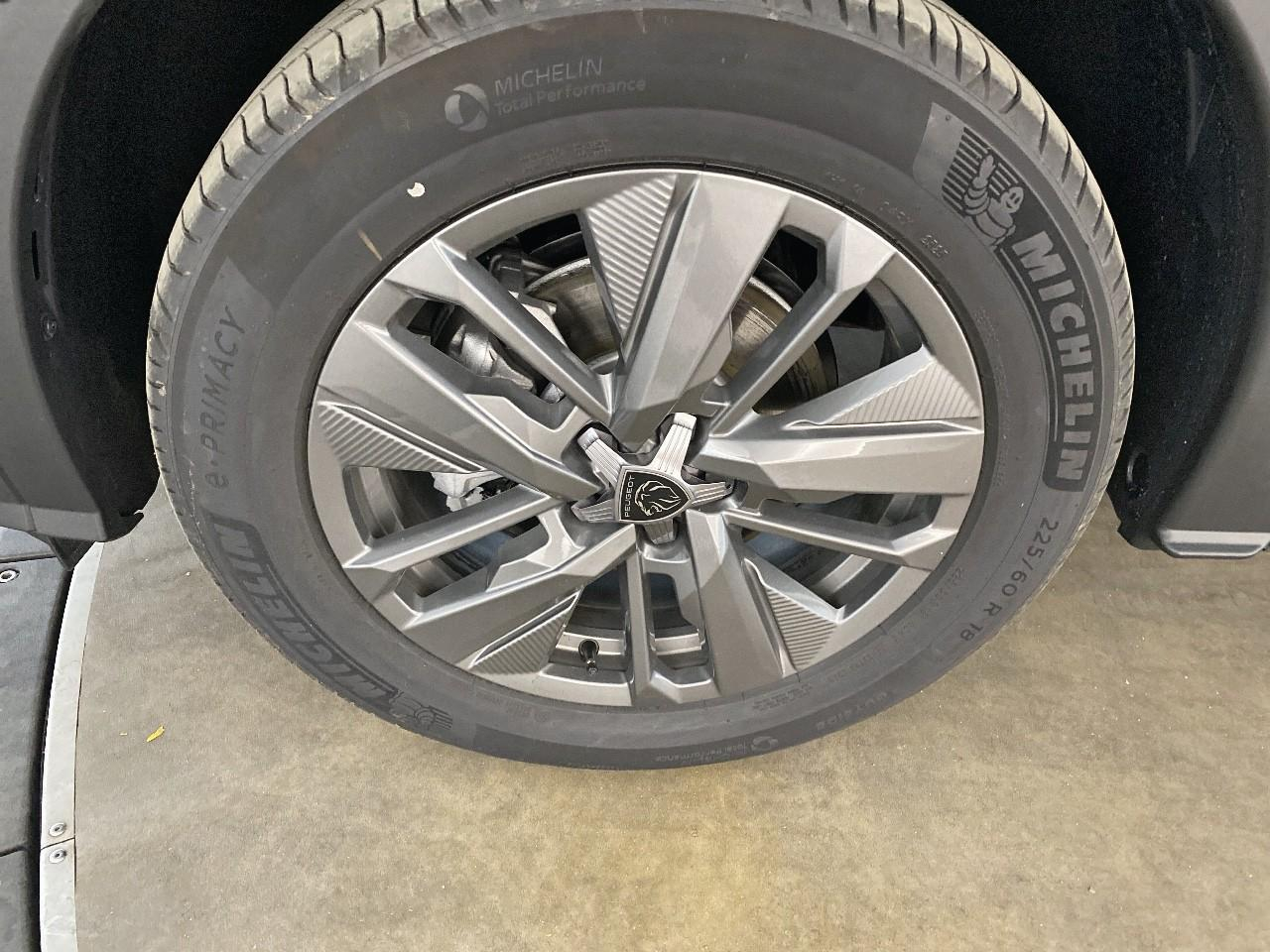 Peugeot 5008 hybrid 145 ch e-dcs6 allure — photo 11