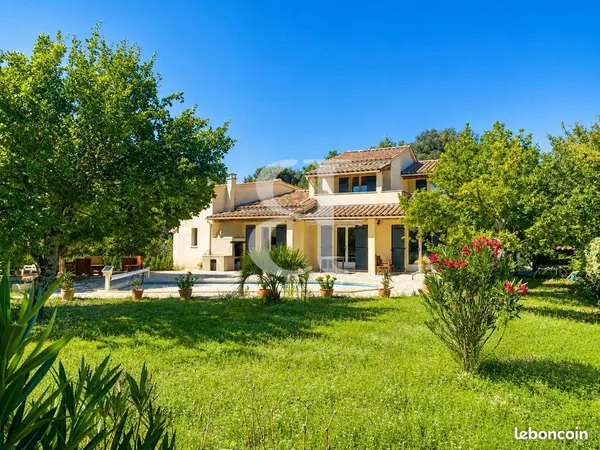Villa 4 pièces 132 m²