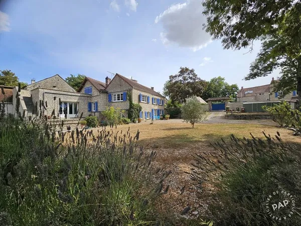 Maison 8 pièces 230 m²