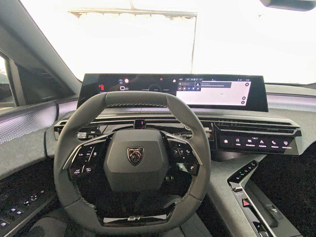 Peugeot 3008 hybrid 145 e-dcs6 gt — photo 12