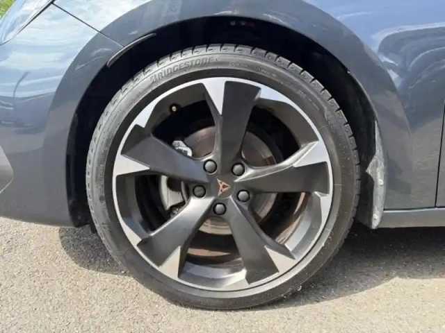 Cupra Leon 2.0 tdi 150ch v dsg7 — photo 9