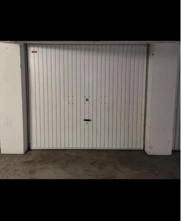 Location Garage, dans résidence