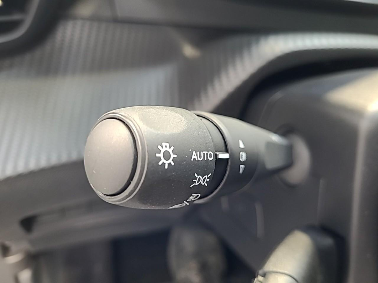 Peugeot 2008 electrique 156 ch 54 kwh gt — photo 22